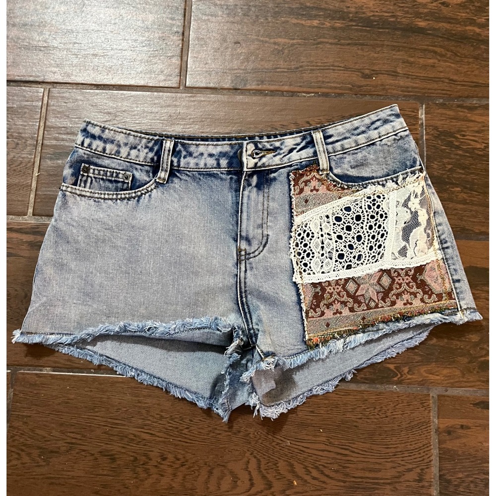 Bongo Womens Boho Tapestry Lace Patchwork Denim Shorts Light Wash Size 9 - Picture 1 of 7